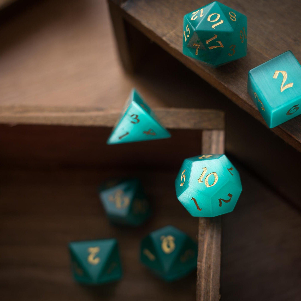 Aquamarine Cat’s Eye Dice